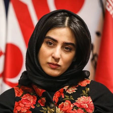 آناهیتا افشار؛ از کشف اتفاقی توسط عطاران تا حواشی تبلیغ «بیدار» - تصویر ۳ - حاشیه‌ها