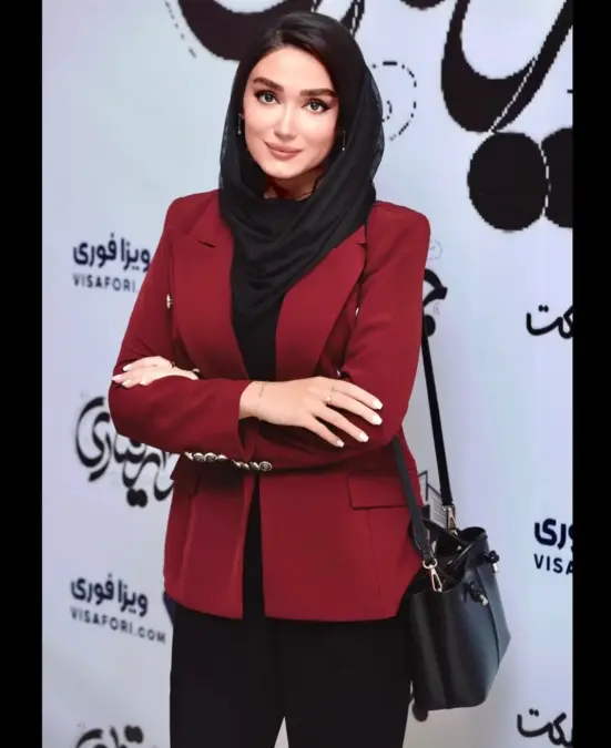 فرزانه قاسم‌زاده؛ از تئاتر زیر نظر هومن سیدی تا درخشش در «هتل» - تصویر ۵ - وب‌گردی