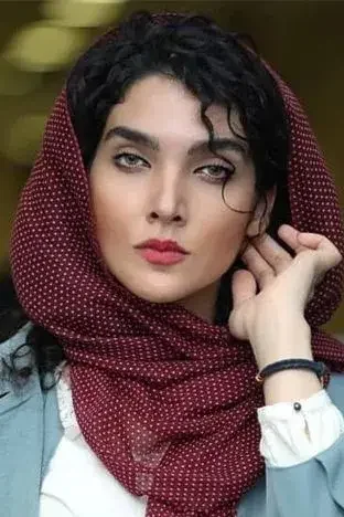 سارا رسول‌زاده؛ بیوگرافی، وضعیت تأهل و پاسخ به شایعات - تصویر مقاله - حاشیه‌ها