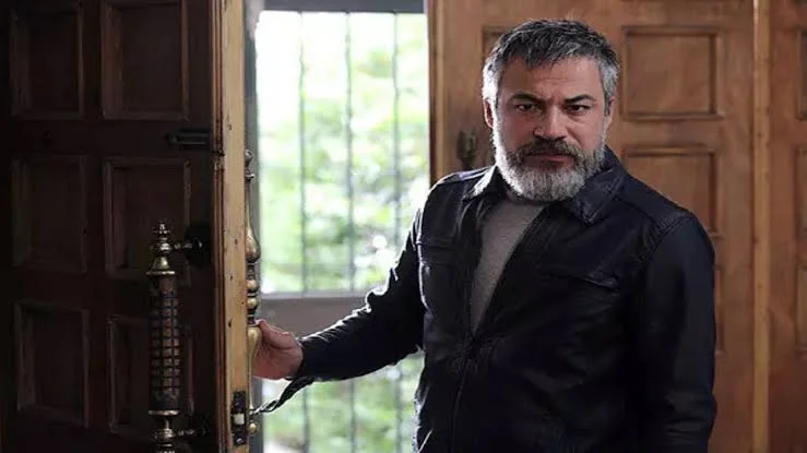 چرا بازیگران «سریال نوار زرد» در فصل دوم کاملاً عوض شدند؟ - تصویر ۴ - راهنمای تماشا
