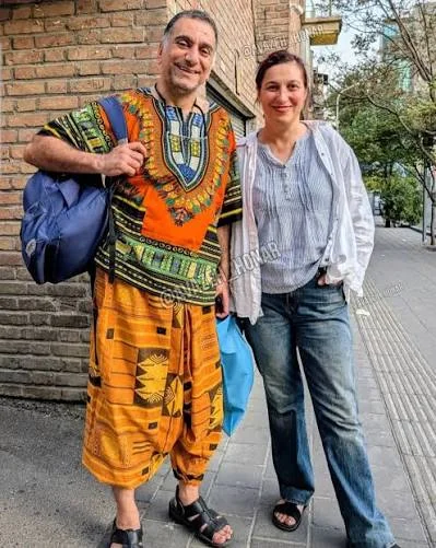 نگاهی به زندگی فلامک جنیدی؛ از دانشکده هنر و معماری تا نویسندگی در لندن - تصویر مقاله - حاشیه‌ها