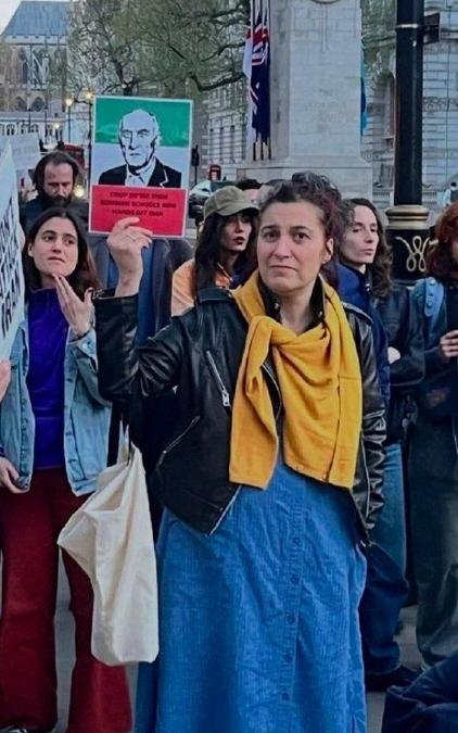 نگاهی به زندگی فلامک جنیدی؛ از دانشکده هنر و معماری تا نویسندگی در لندن - تصویر ۵ - حاشیه‌ها