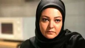 رزیتا غفاری با این استایل خاص دیده شد؛ کلاه مشکی و تور تیره + عکس