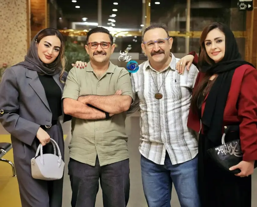 عکس هدایت هاشمی و علی هاشمی در کنار همسرانشان