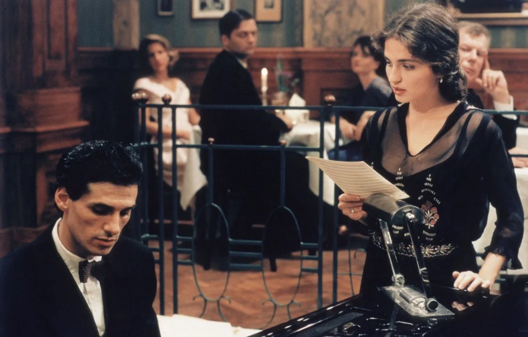 نقد و تحلیل فیلم سینمایی یکشنبه غم انگیز - تصویر ۴