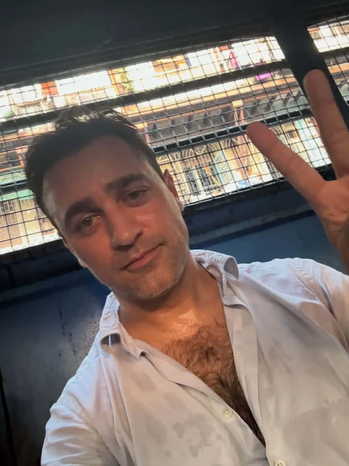 چرا عمران خان یک دهه از بالیوود دور ماند؟ بیوگرافی عمران خان؛ از ۵ سالگی تا احضاریه - تصویر ۶ - حاشیه‌ها
