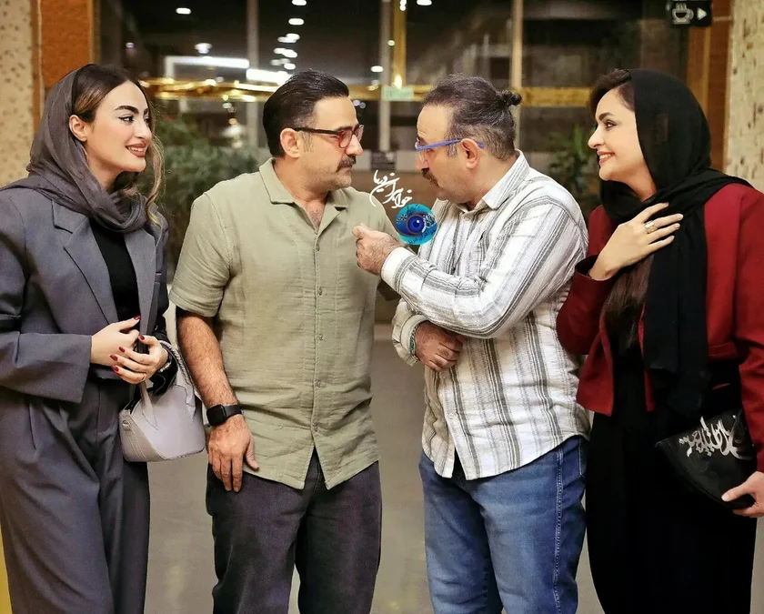 عکس هدایت هاشمی و علی هاشمی در کنار همسرانشان - تصویر مقاله - حاشیه‌ها