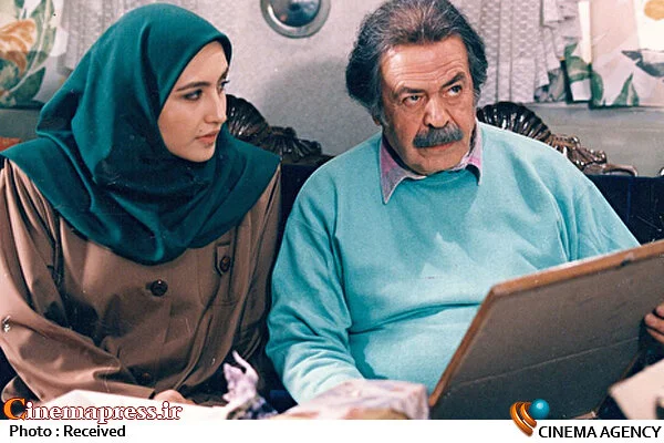 نگاهی به کارنامه نیلوفر محمودی؛ بازیگری که ترجیح داد در حاشیه بماند - تصویر مقاله - نوستالژی