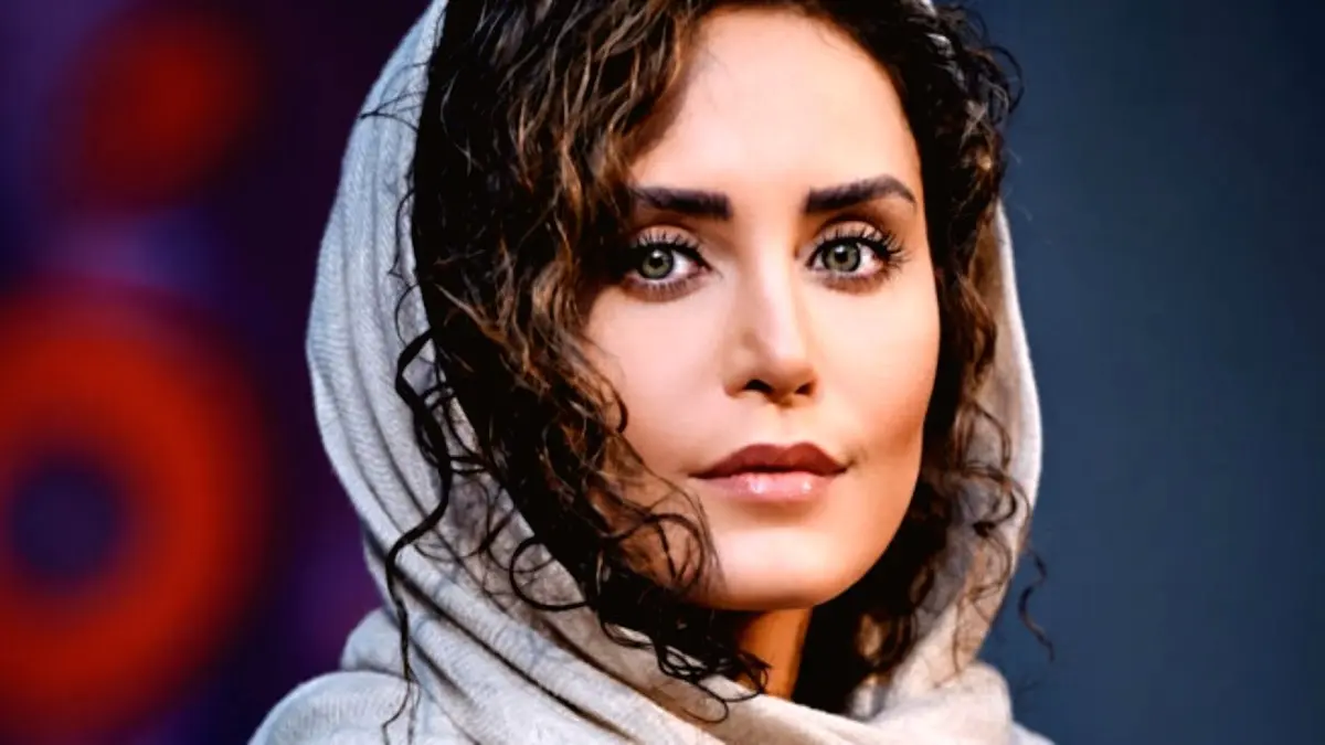 پوستر فیلم سینمایی من می‌ترسم با بازی الناز شاکردوست و گروه بازیگران