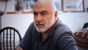 فرهاد قائمیان تهیه‌کننده تئاتر شد؛ «و خداوند درون یک مرد دو قلب قرار نداد» روی صحنه می‌رود